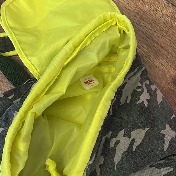 Backpack - Picture 7 of 7